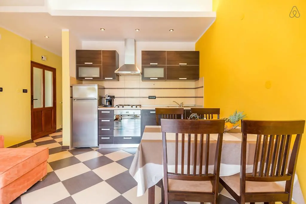 Modern Apartment Milotic Pula 0*,