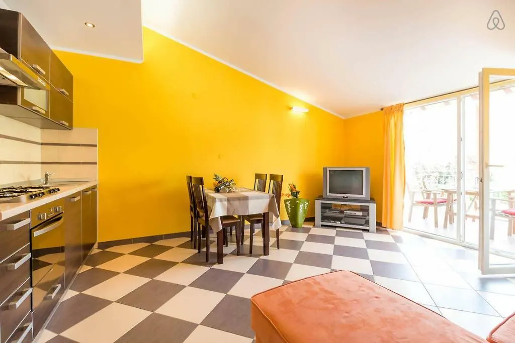 Modern Apartment Milotic Pula 0*,  Croatia