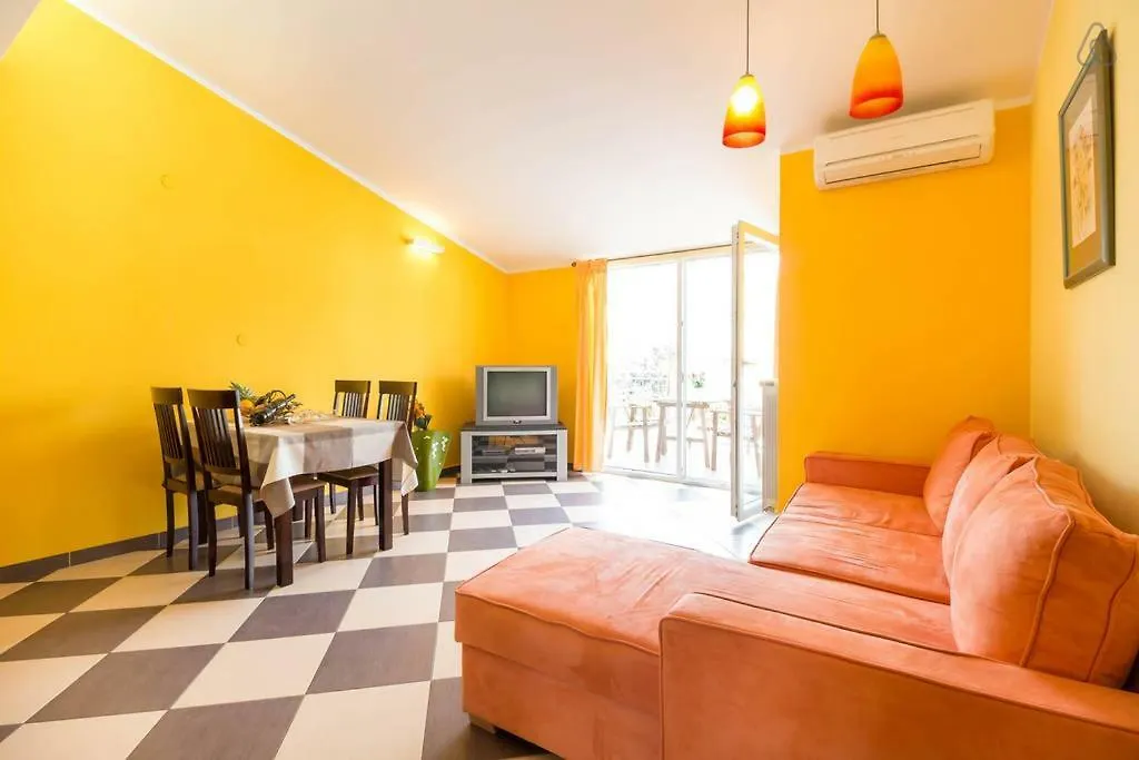 Modern Apartment Milotic Pula
